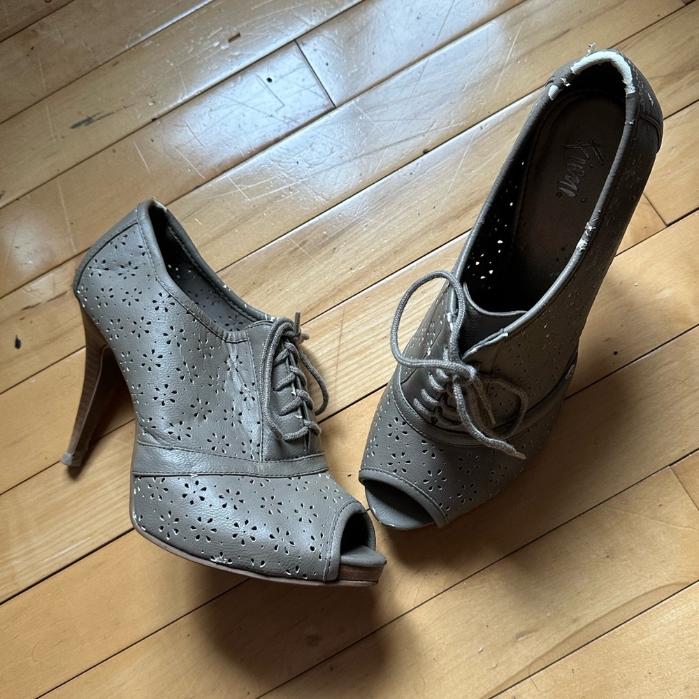 Xhilaration Gray Peep-Toe Lace-Up Heels